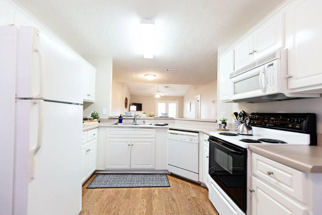 The Home Place & Prime Location Near I-20 Martinez Exterior foto